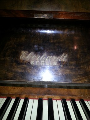 Eberhardt piano